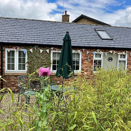 Centre Village 2 Bedroom Cottage - The Byre Pewsey ภายนอก รูปภาพ